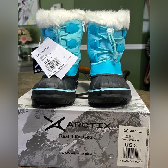 Arctix Kids Boots in Aqua and Black #1107 - Picture 2 of 11